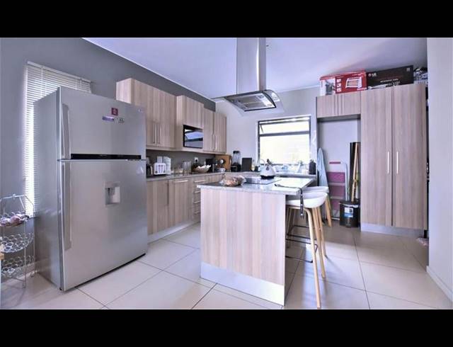 2 BEDROOM APARTMENT FOR SALE IN RIVONIA